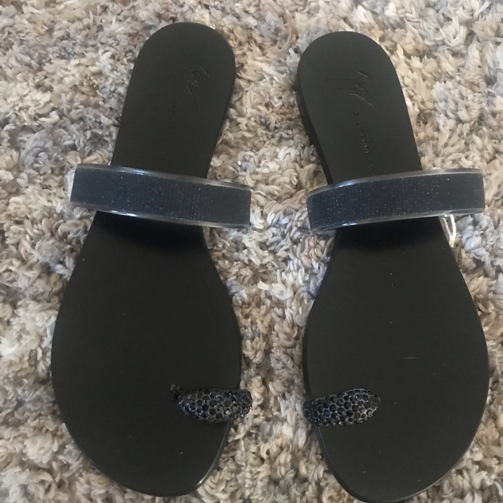 Brand new without box Giuseppe Zanotti
Ring plexy sandals. Size 38